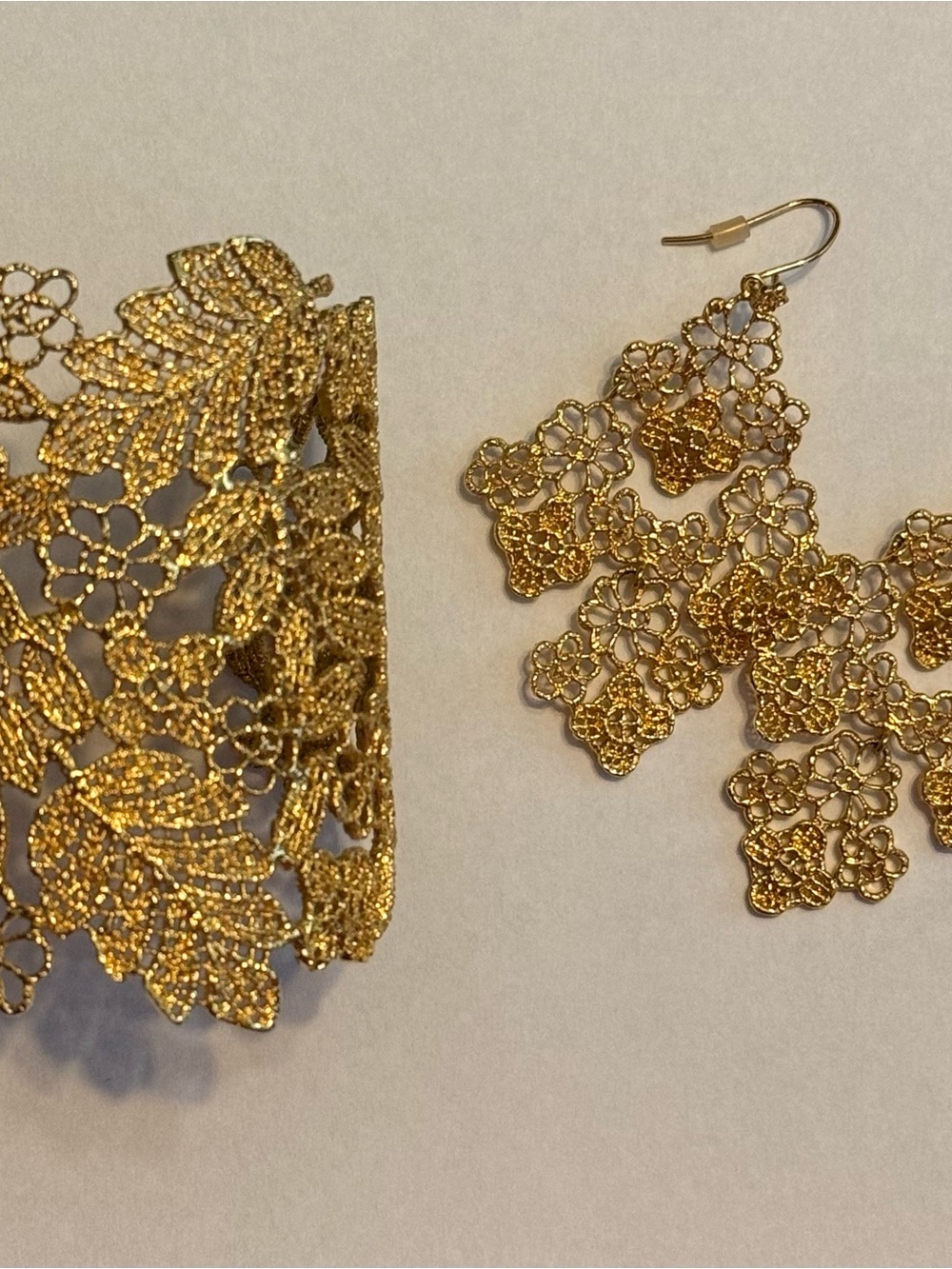 Stella & Dot Gold Floral Filigree Chandelier Earrings